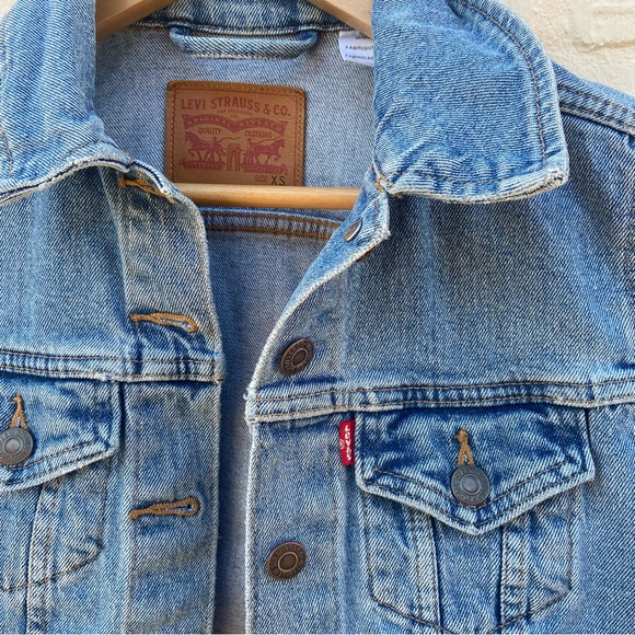 Levi’s | Denim Trucker Jacket | XS - Picture 2 of 8